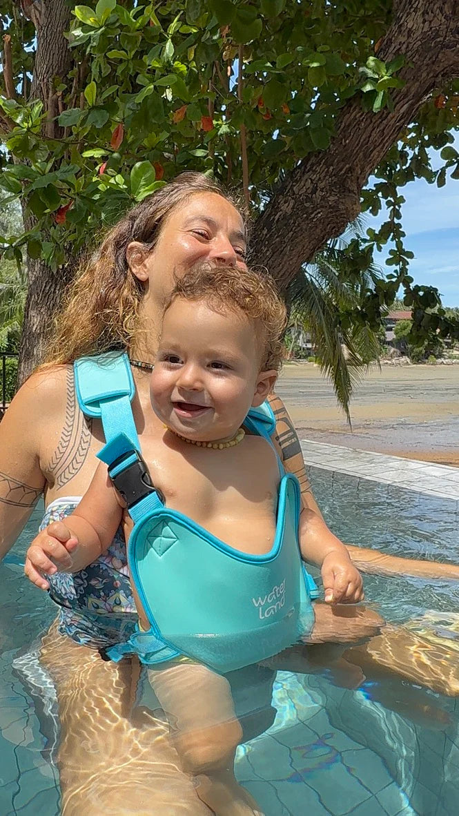Water Baby Carrier — Le premier porte-bébé fait pour l'eau!