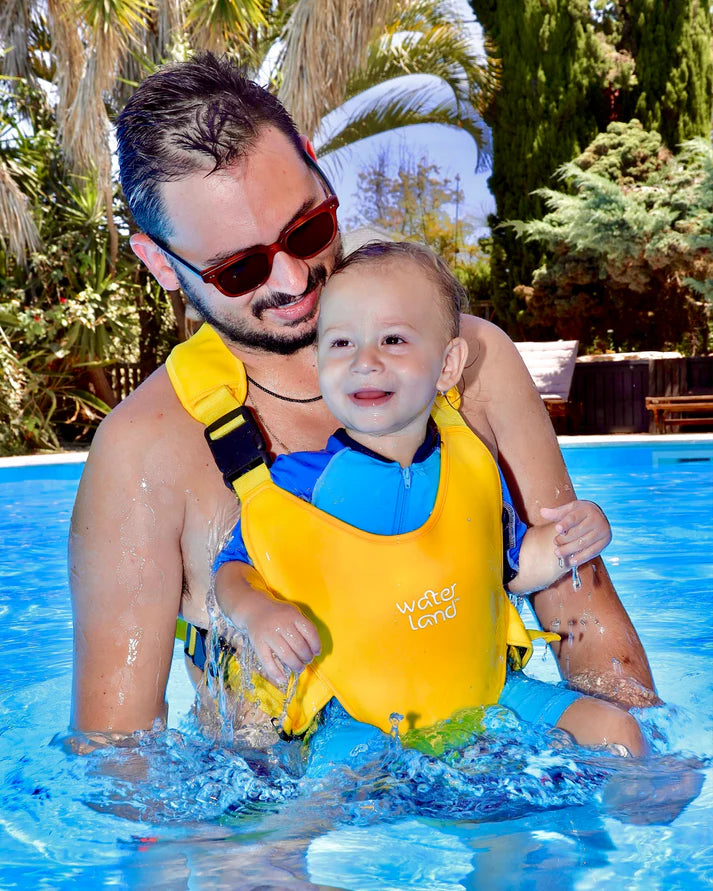 Water Baby Carrier — Le premier porte-bébé fait pour l'eau!