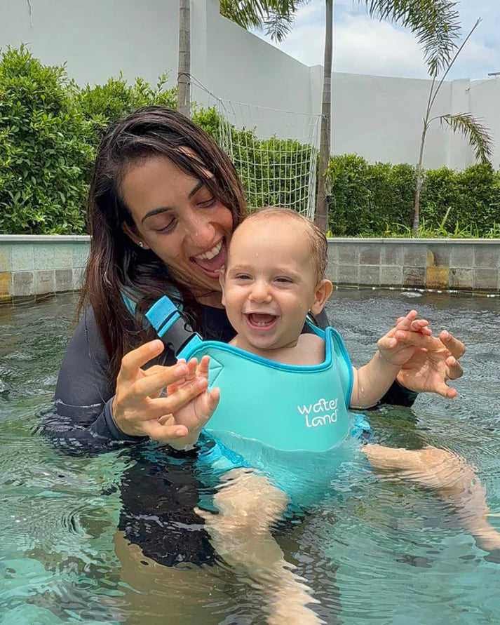 Water Baby Carrier — Le premier porte-bébé fait pour l'eau!