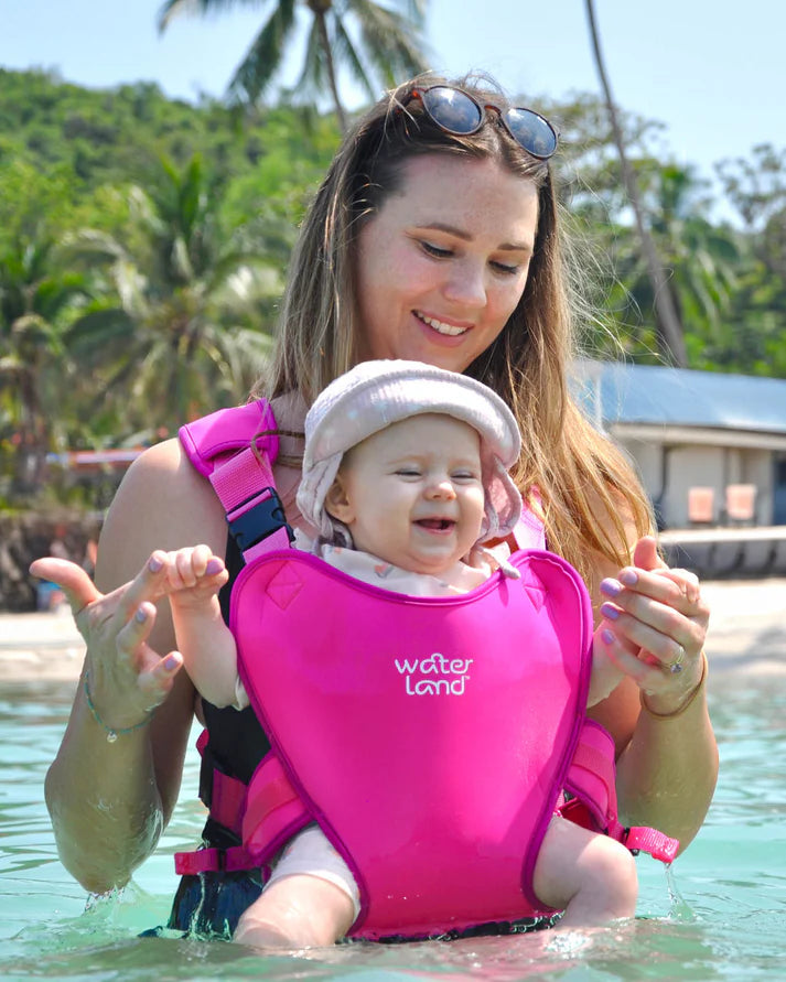 Water Baby Carrier — Le premier porte-bébé fait pour l'eau!