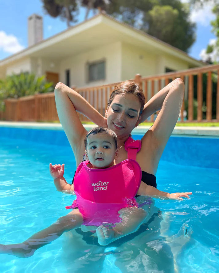 Water Baby Carrier — Le premier porte-bébé fait pour l'eau!