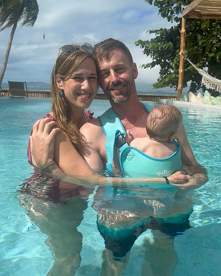 Water Baby Carrier — Le premier porte-bébé fait pour l'eau!