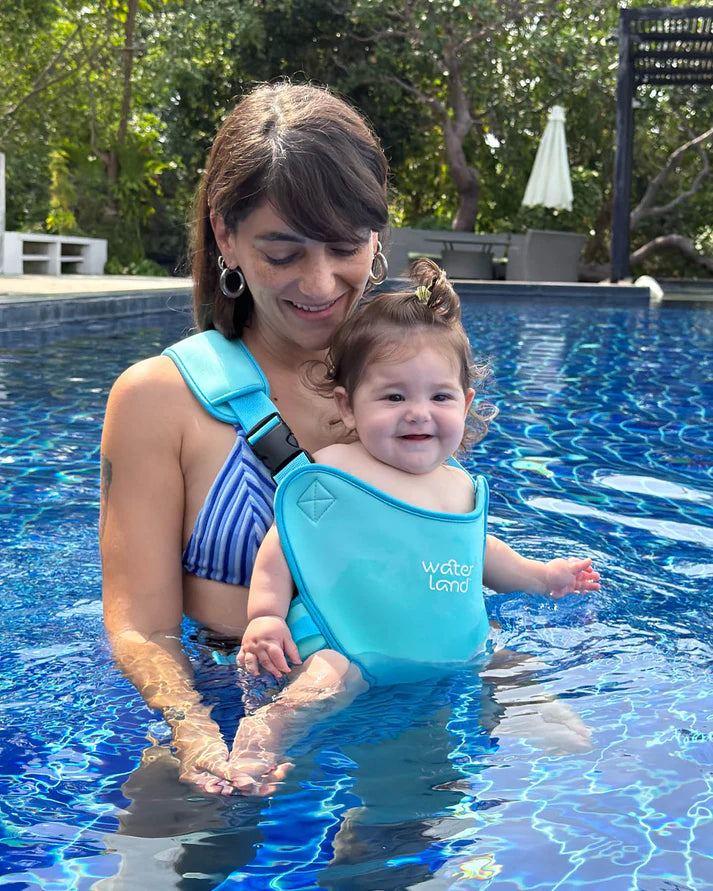 Water Baby Carrier — Le premier porte-bébé fait pour l'eau!